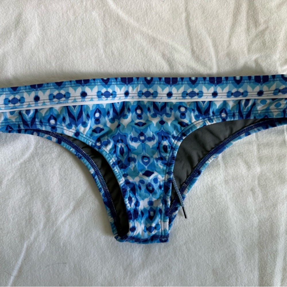 Jolyn Blue/White Damien Bikini Bottom - midrise w/ piping & rare Dandy print